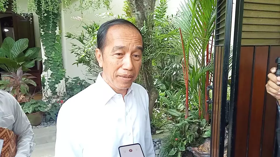 Pulang dari Vatikan, Jokowi Langsung Kunjungi Markas Slank
