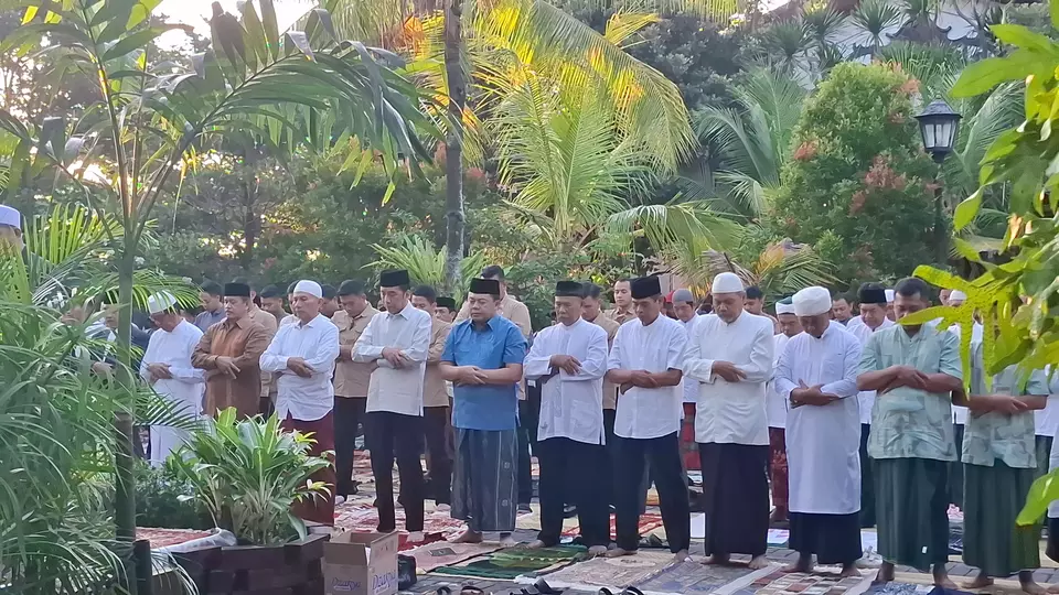 Salat Iduladha di Graha Saba, Jokowi Sempatkan Sarapan Bersama Warga