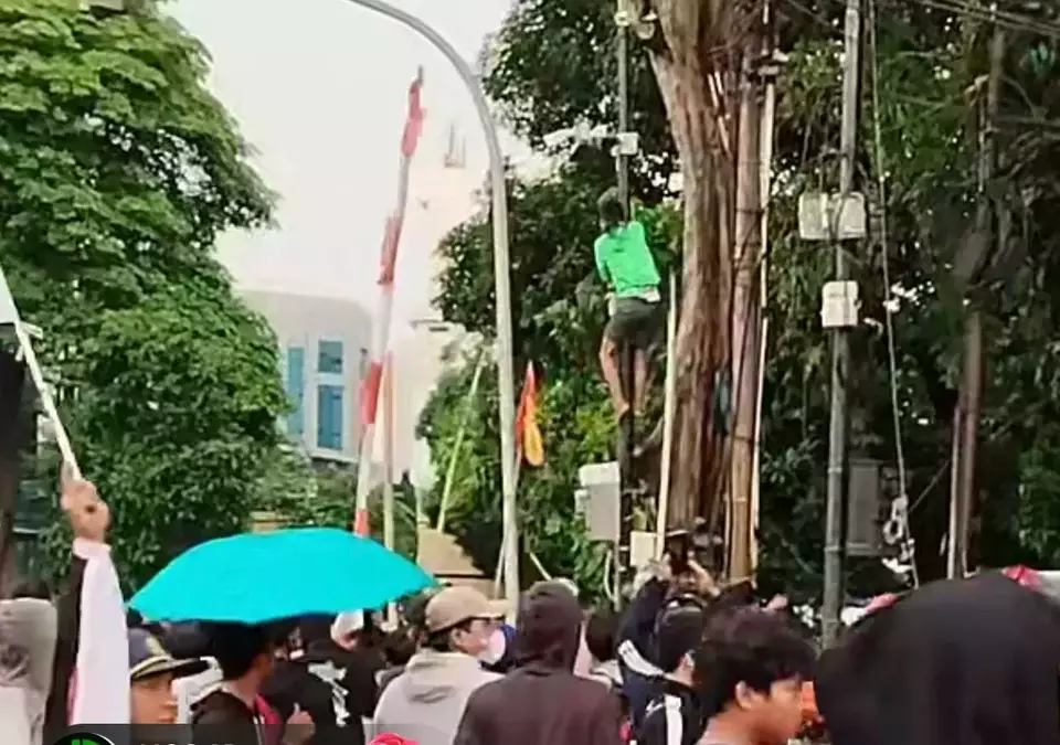 Demo Berujung Ricuh, CCTV di Palmerah Kembali Dirusak Pelajar