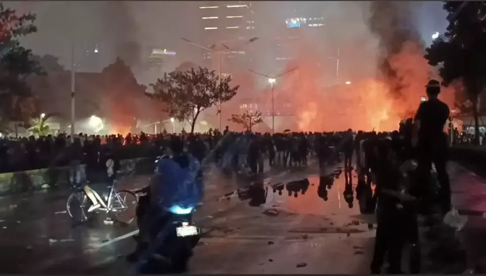 7 Senjata Api Polsek Matraman Dijarah Saat Kericuhan Demo
