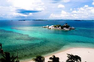 7 pantai terindah di indonesia