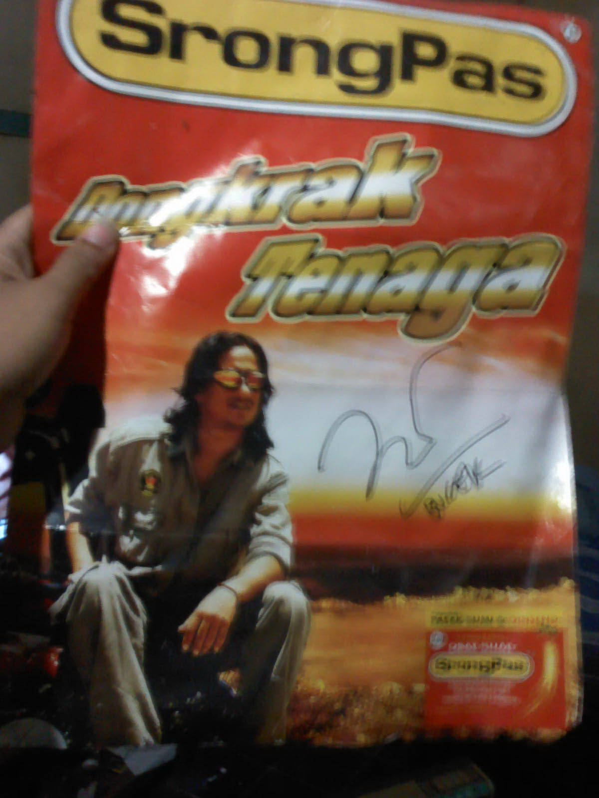 Lelang Poster SRONGPAS (Bertanda Tangan Artis Bucek Depp 