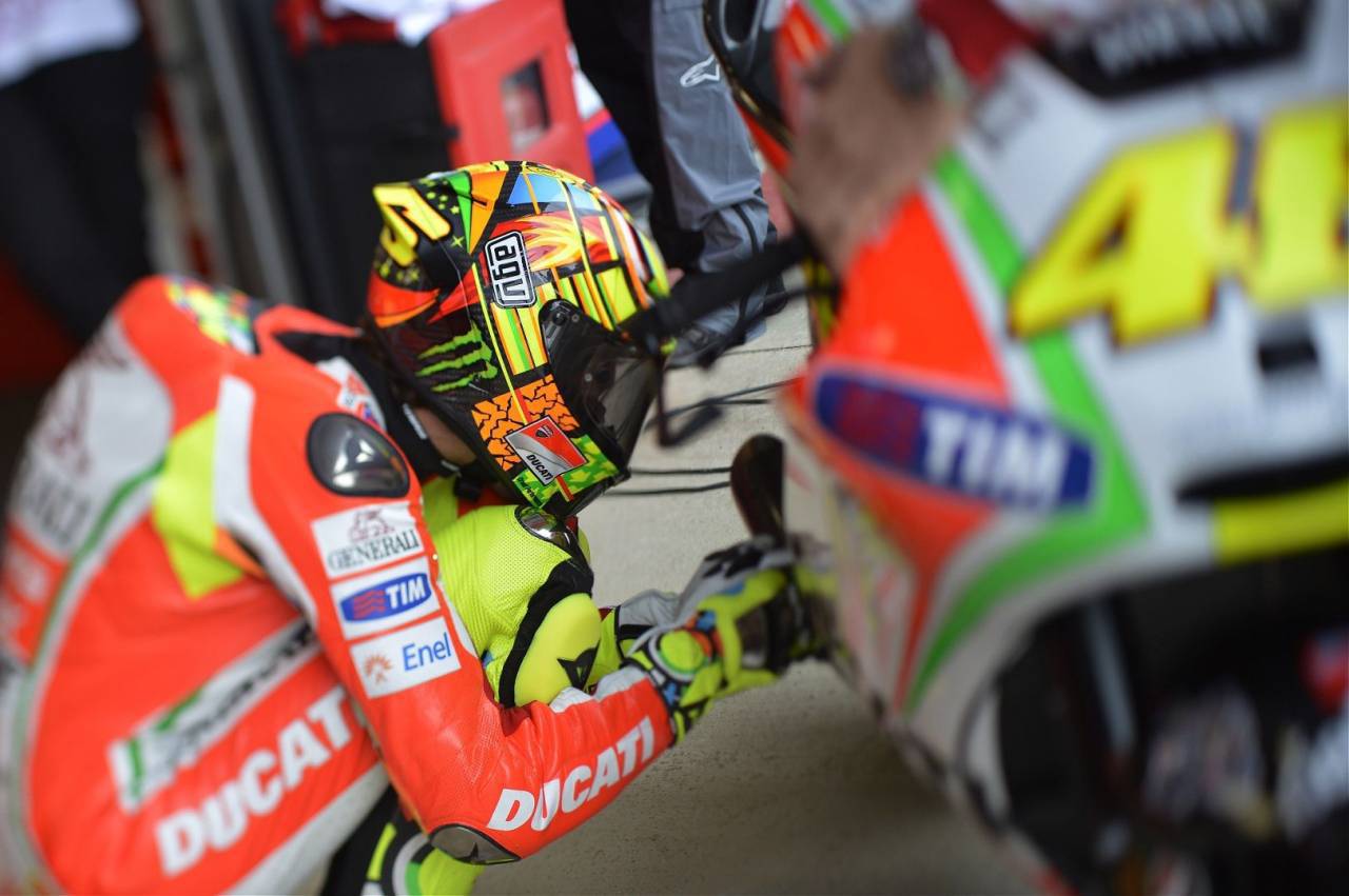 &quot;Menurut stoner&quot; Inilah Yang Membuat Rossi Gagal Bersama Ducati