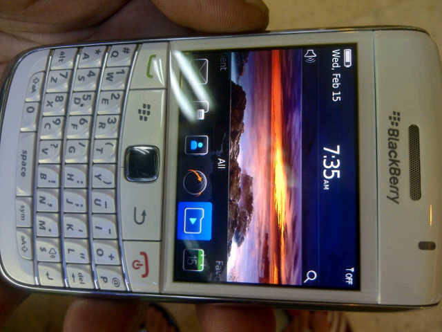 Jual Blackberry Onyx 2 a.k.a 9780 White