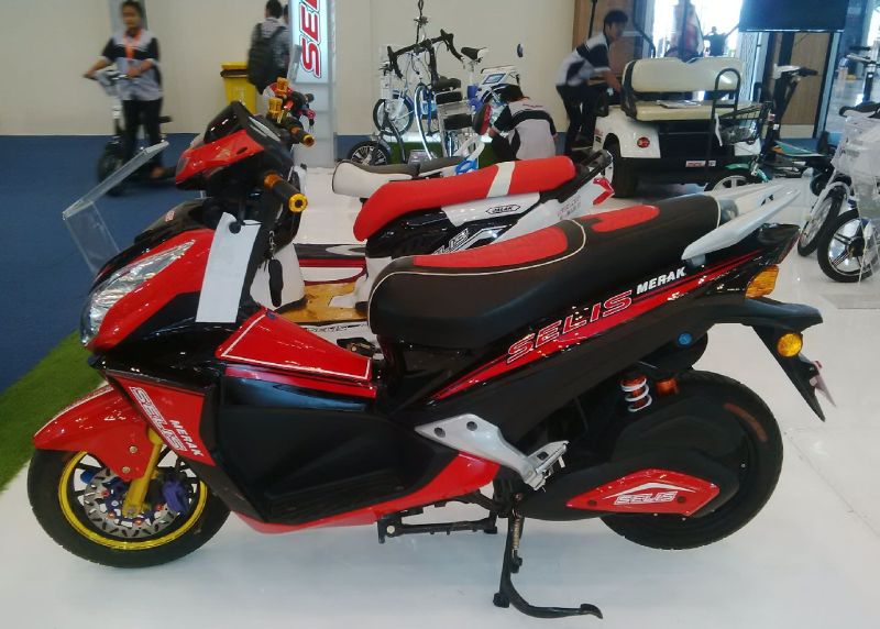 &#91;Bosen Ahok vs Rizal&#93;Skuter Listrik Buatan Indonesia, Harga Rp20 Jutaan