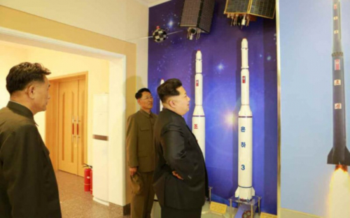 Program Ambisius Kim Jong-un Tancapkan Bendera Korut di Bulan