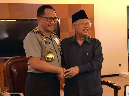 kapolri-ingatkan-agar-perusahaan-tak-paksa-karyawan-muslim-gunakan-atribut-natal