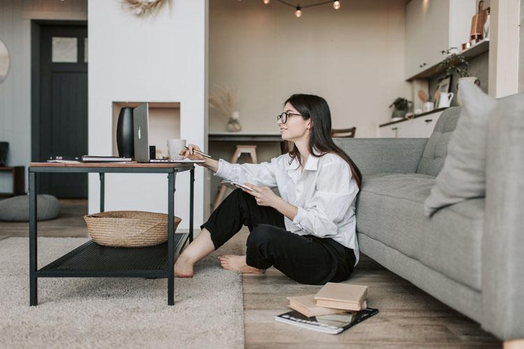 sering-menggunakan-gadget-jaga-kesehatan-mata-dengan-tips-ini