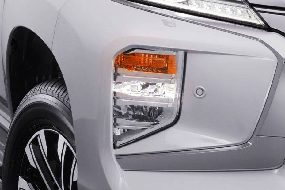 new-pajero-sport-vs-toyota-fortuner-apa-saja-perbedaannya