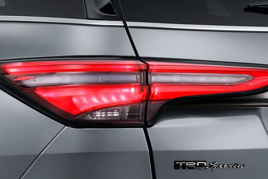 New Pajero Sport Vs Toyota Fortuner, Apa Saja Perbedaannya?