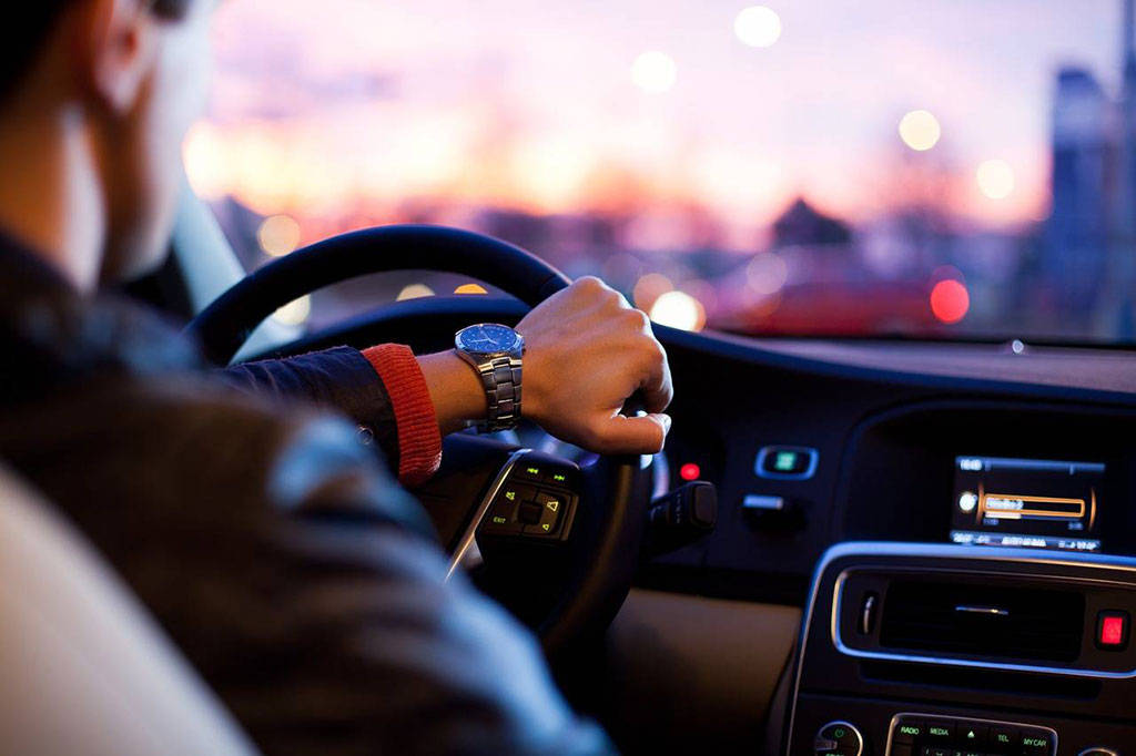 tips-hemat-bahan-bakar-saat-touring-dengan-mobil