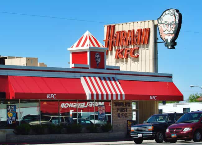 Serunya kisah hidup Colonel Sanders KFC, dari hobi gelud hingga pernah menjadi bidan.