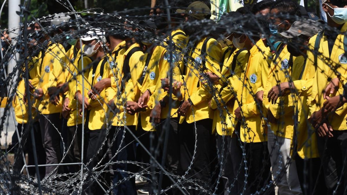 Demo BEM SI "Indonesia (C)emas 2025" Bawa 11 Tuntutan untuk Pemerintah