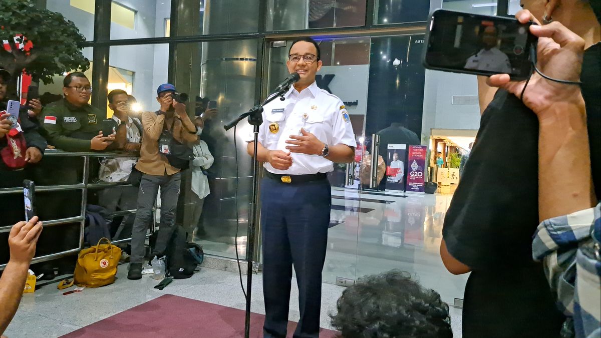 anies-baswedan-ternyata-bawa-mic-sendiri-saat-diperiksa-kpk-terkait-formula-e