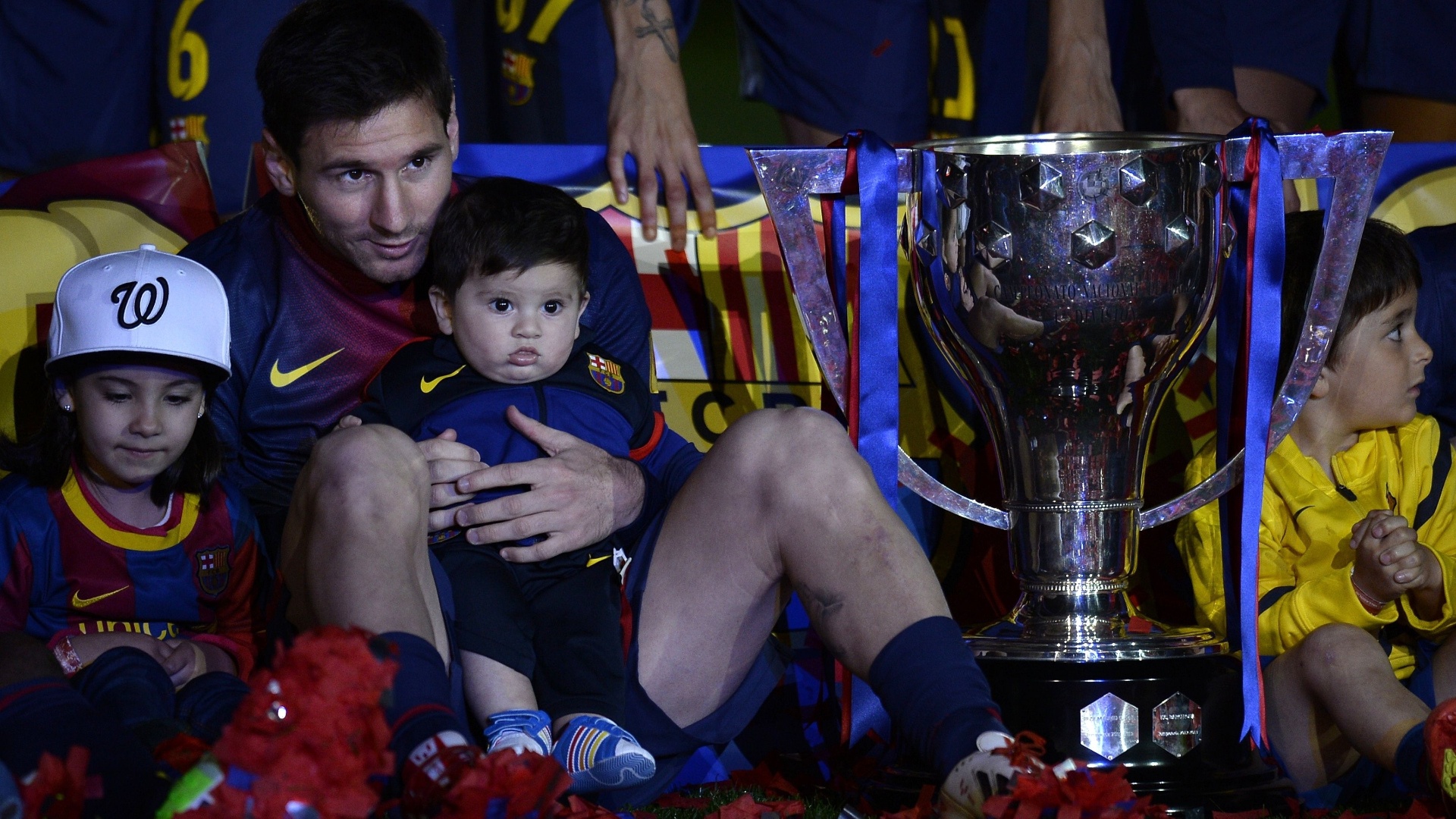MESSI 253 !!! Lionel Messi Menciptakan Standardnya Sendiri