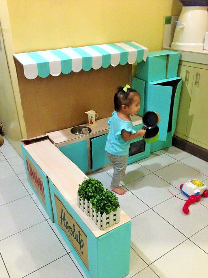 Dengan Kreatifitas Ibu Ini Sulap Kardus Bekas Jadi Dapur Mini Yang Cantik