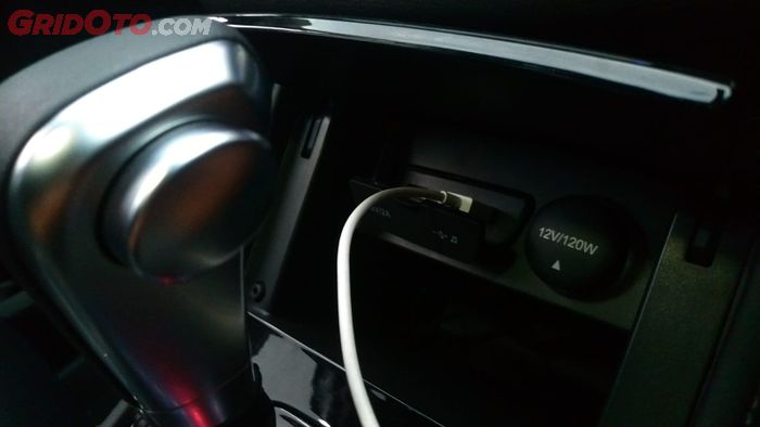 Begini Cara Mirroring Layar HP ke Head Unit Wuling New Cortez