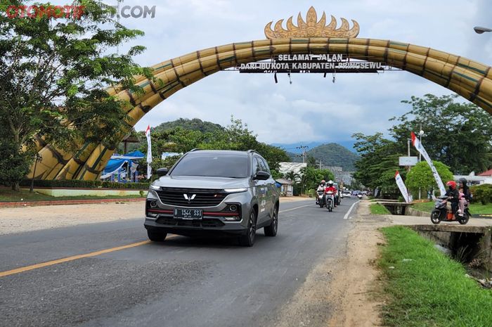 Wuling Almaz RS Digeber Sejauh 330,6 Km Depok – Tanggamus, Lampung