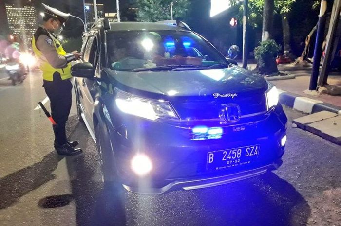 Mainan Tetot-tetot Pemilik Moge dan Mobil Buta Aturan Dibabat,