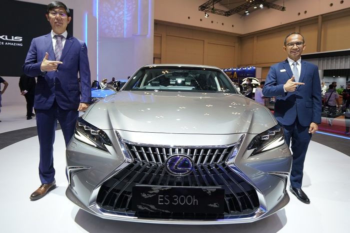 Kenalan Sama The New Lexus ES 300H : Baterai Kecil Performa Besar