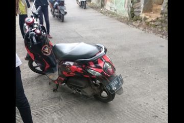 Tabrak Motor Ormas, Tiga Penumpang Taksi Online Malah Bonyok Dikeroyok