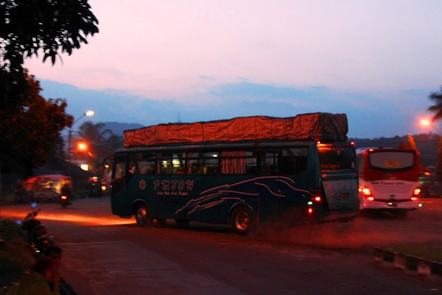 Mengenal Bus PMTOH,Penyelamat Bagi Mereka Yang Tidak Punya Ongkos Untuk Pulang