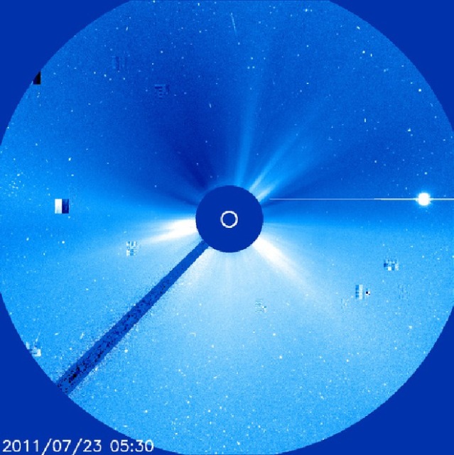 Objek UFO Misterius Bentuk Kubus Mengorbit Matahari
