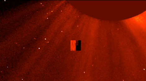 Objek UFO Misterius Bentuk Kubus Mengorbit Matahari