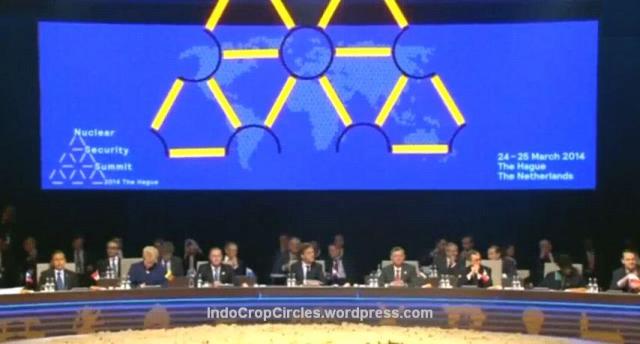 Heboh Pin &quot;Illuminati&quot; Para Pemipin Dunia di Konfrensi Nuklir 2014