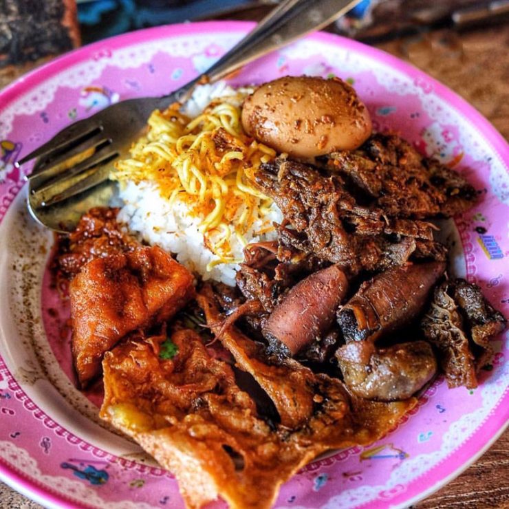 Waspadai kelezatannya yang ngangenin!: Warung Nasi Cumi Waspada (Ibu Atun)