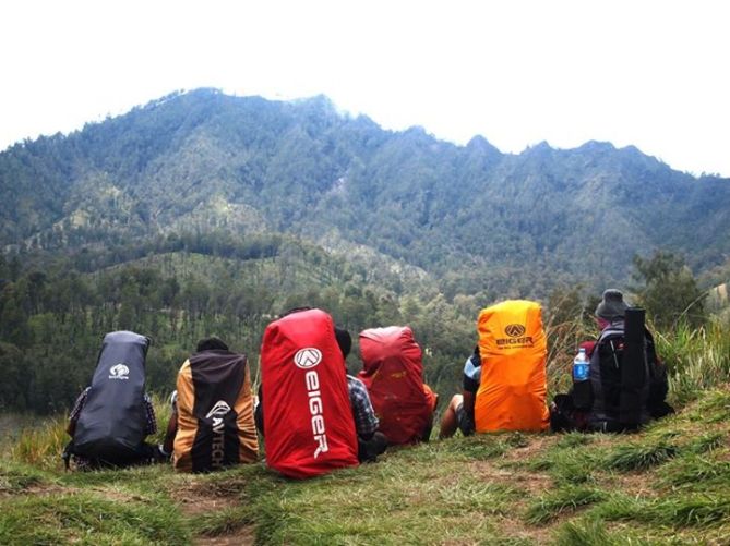 Menikmati Pesona Atap Jawa : Mahameru 3676 mdpl
