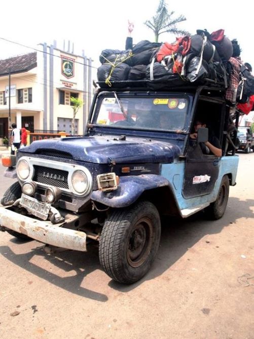 Menikmati Pesona Atap Jawa : Mahameru 3676 mdpl