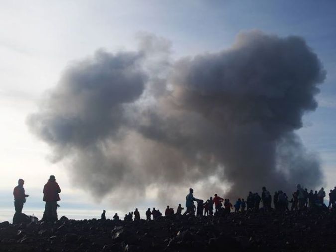 Menikmati Pesona Atap Jawa : Mahameru 3676 mdpl