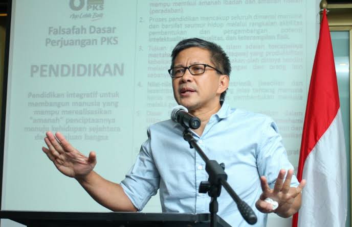 rocky-gerung-pesta-telah-usai-tapi-legitimasi-pemilu-masih-dipertanyakan