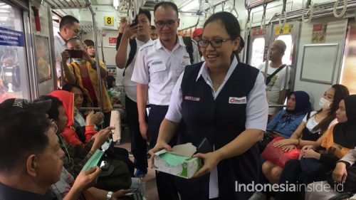 Tangkal Corona, PT KCI Bagikan Masker Gratis