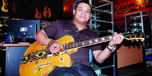 Gitar Stranough Buatan Indonesia yang Sukses Tembus Pasar Dunia