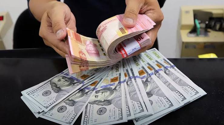 IHSG Dibuka Anjlok Lebih dari 3% Imbas Harga Minyak Dunia Tembus US$ 100/Barel