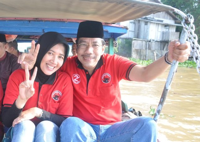 &#91;PIC IGO&#93; KPK Periksa Liza Merliani, Istri Muda Cantik Walikota Palembang dari PDIP