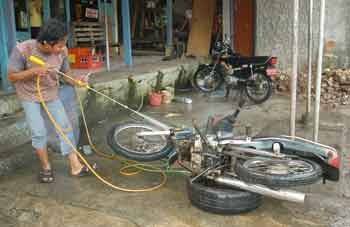 Walaupun libur tapi tetep bisa dapet uang jajan dengan cara ini.