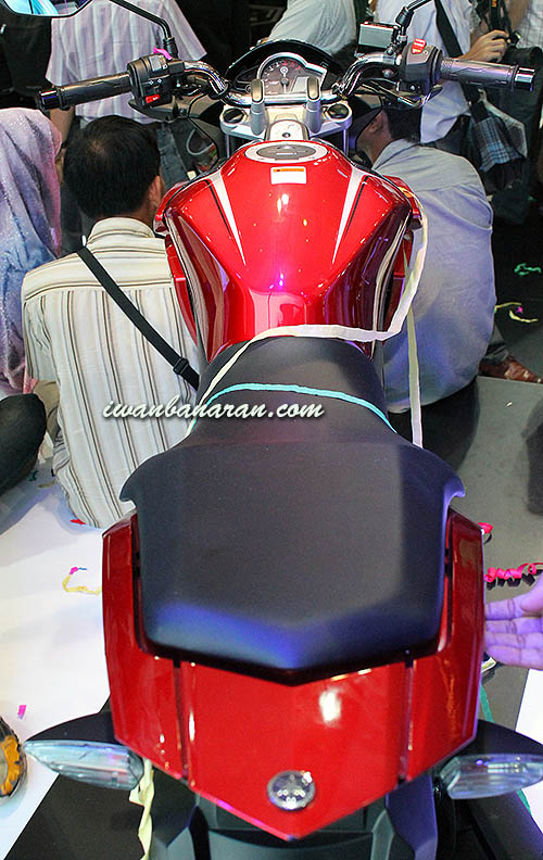 New Vixion VS CB150R (minta Saran)