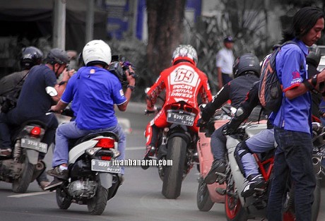 Nicky Hayden Berkendara Bersama Komunitas Motor Jakarta &#91;PIC 3 Sumber&#93;