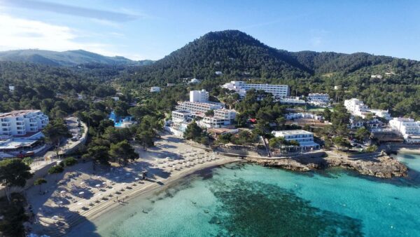 15 Pantai di Spanyol yang Wajib Dikunjungi