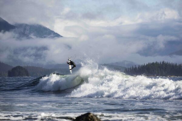 15 Lokasi Surfing Terbaik di Dunia