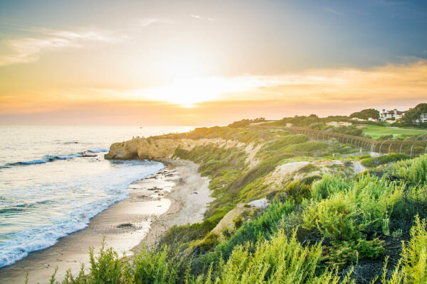 15 Pantai Terbaik di California yang Wajib Anda Kunjungi