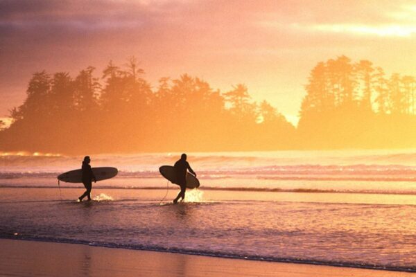 15 Lokasi Surfing Terbaik di Dunia
