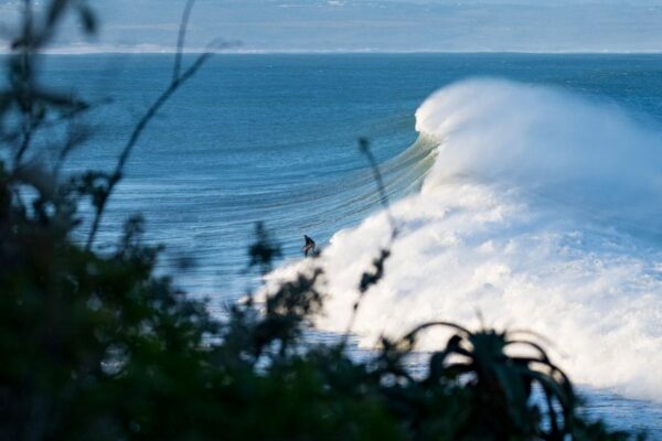 15 Lokasi Surfing Terbaik di Dunia