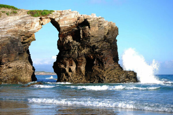 15 Pantai di Spanyol yang Wajib Dikunjungi