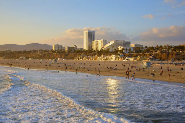 15 Pantai Terbaik di California yang Wajib Anda Kunjungi