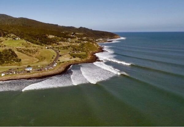 15 Lokasi Surfing Terbaik di Dunia
