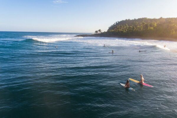 15 Lokasi Surfing Terbaik di Dunia